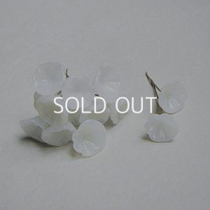画像2: 7~8mm glass flower pin "White"
