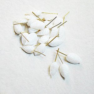 画像1: tiny glass leaf pin "White"
