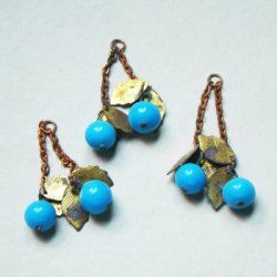 画像1: Turquoise beads & aged leaf charm