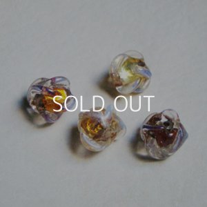 画像2: 12~14mm gold foil opalescent beads