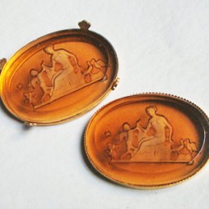 画像3: 40x30 OV Amber "Cherub with Goddess" intaglio