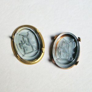 画像3: 25x18 OV Gray "Cherub with Goddess" intaglio
