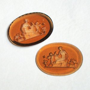 画像1: 40x30 OV Amber "Cherub with Goddess" intaglio