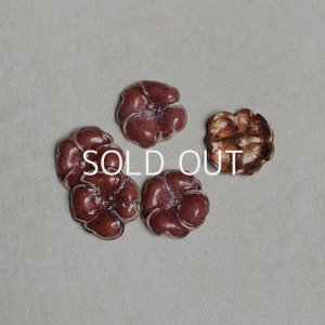 画像1: 13mm Burgundy enamel flower