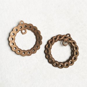 画像1: 25x27 aged brass rope circle charm