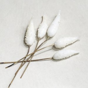 画像1: 23x6 White flower bud pin