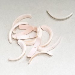 画像2: 5pcs 19~23mm curved shell beads