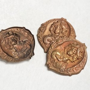 画像1: 34x31 brass victorian girl medallion