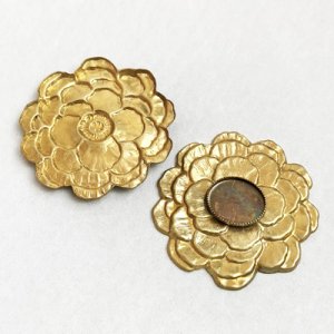 画像1: 37mm flower stamping with setting