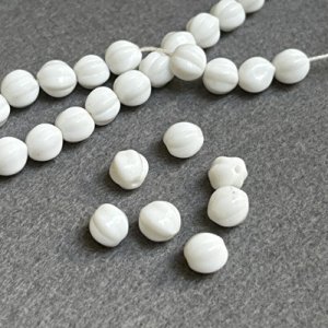 画像1: 2pcs 8mm White melon beads