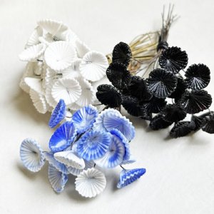 画像4: jaggy flower on wire "Blue/White "