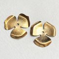 brass 35mm 3-petal textured flower