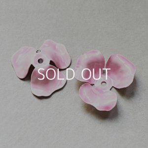 画像1: 29mm Neon Pink 3-petal enameled flower