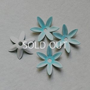 画像1: 18mm Neon Blue 6-petal enameled flower