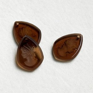 画像1: 22x16 shield intaglio pendant "Smoked Topaz"