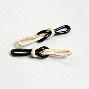 画像2: "BK/CRM" lucite knot link beads