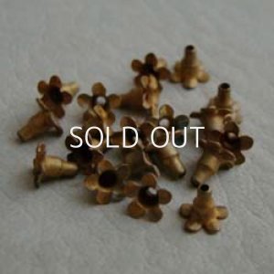 画像1: 10pcs M.Haskell brass petite flower