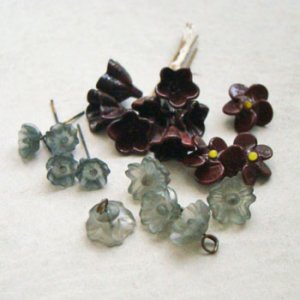 画像2: 10mm flower charm "Frost Gray"