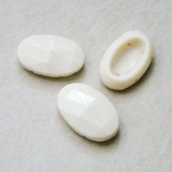 画像1: 23x15 OV  Ivory facted 2-hole beads
