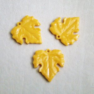画像1: 20mm lucite maple leaf "Mustard"