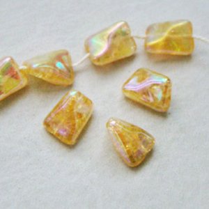 画像1: 2pcs 13x10 Yellow AB crackle twisted beads