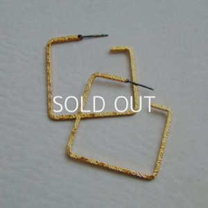 画像1: brass 32mm SQ embossed hoop pierce finding
