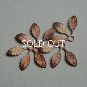 画像2: aged copper triple leaves charm