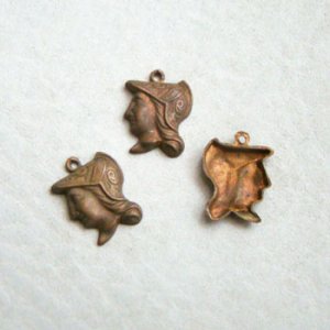 画像1: 2pcs 13x11 aged brass warrior charm