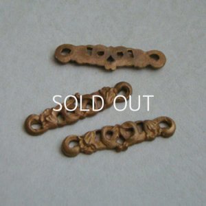画像1: 30x8 aged brass floral connector