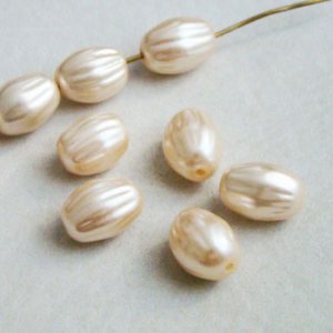 画像1: 13x11 oval ribbed glass pearl