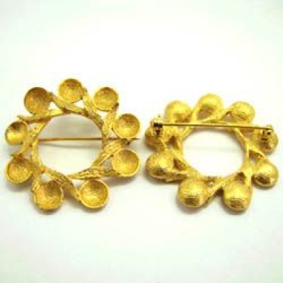 画像1: gold plate circle brooch set