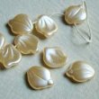 画像1: 15×12 cream leaf pearl (1)