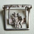 画像2: 38×43 Boy & Girl swing brooch (2)