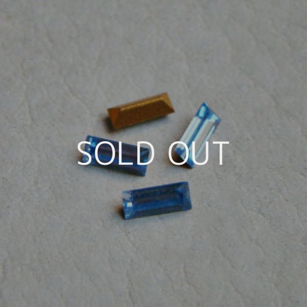 画像1: 10pcs VSW 7×3 baguette "Lt.Sapphire" (1)