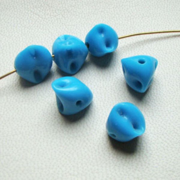 画像1: "Turquoise" pinched nugget beads (1)