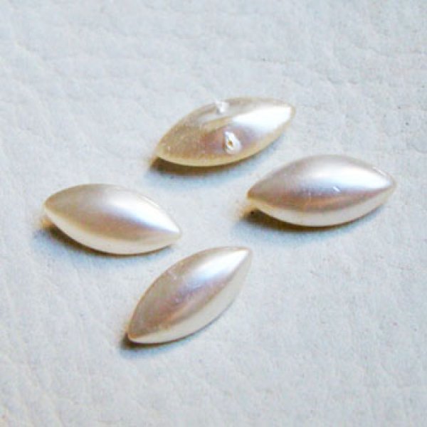 画像1: 2pcs 15×7 NAVE Off-White pearl (1)