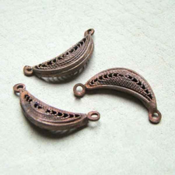 画像1: dark brass Crescent filigree 2R connector (1)