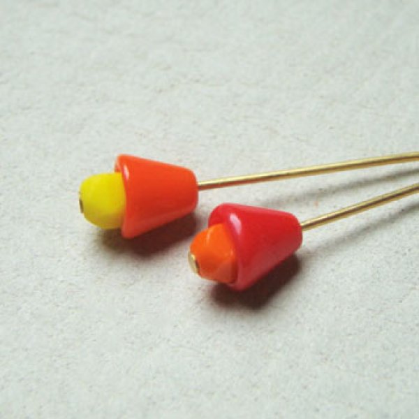 画像2: 2pcs 6mm cone beads "Vermillion" (2)