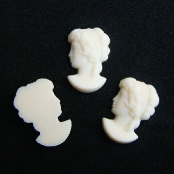 画像1: 22x15 Ivory Lady head cameo (1)