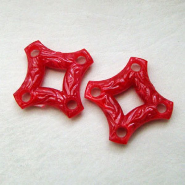 画像1: "Red" Acrylic 31mm Textured 4-hole Beads (1)