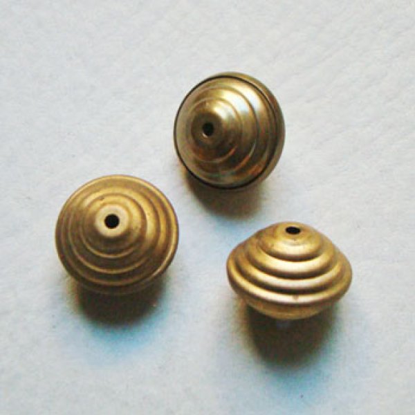 画像1: brass 18x14 ribbed saucer beads (1)