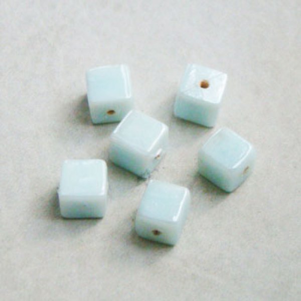 画像1: 9mm cube beads "Ice Blue AB" (1)