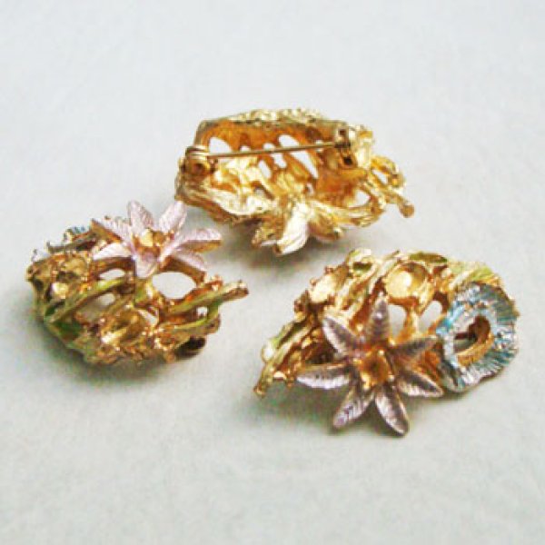 画像1: enameled brass floral brooch finding (1)