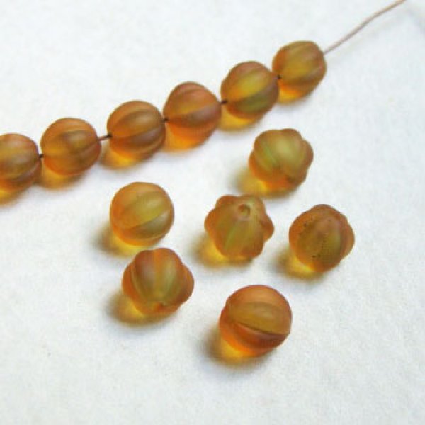 画像1: 2pcs 8.5x9 "Amber/ Green" frosted melon beads (1)