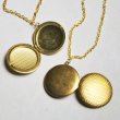 画像3: 32mm round textured locket with chain (3)