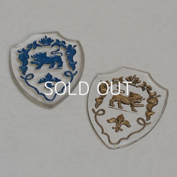 画像1: 29x36 shield "Lion Crest" intaglio cabochon (1)