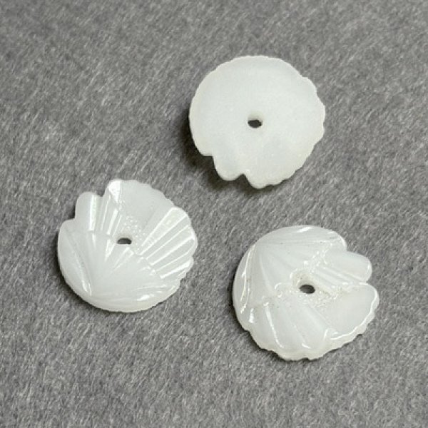 画像1: 20.5mm White Opal flower cabochon (1)