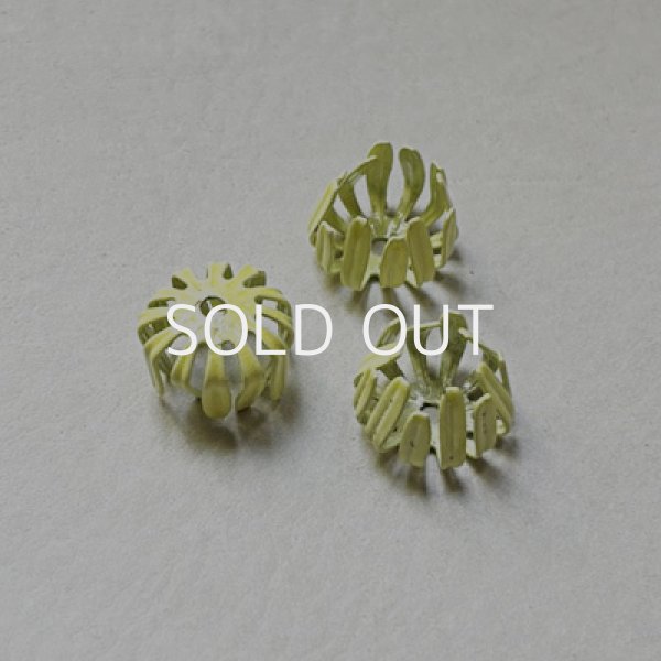 画像1: 15mm Neon Yellow 12-petal enameled flower (1)