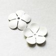 画像1: 25mm White 5-petal enameled flower (1)