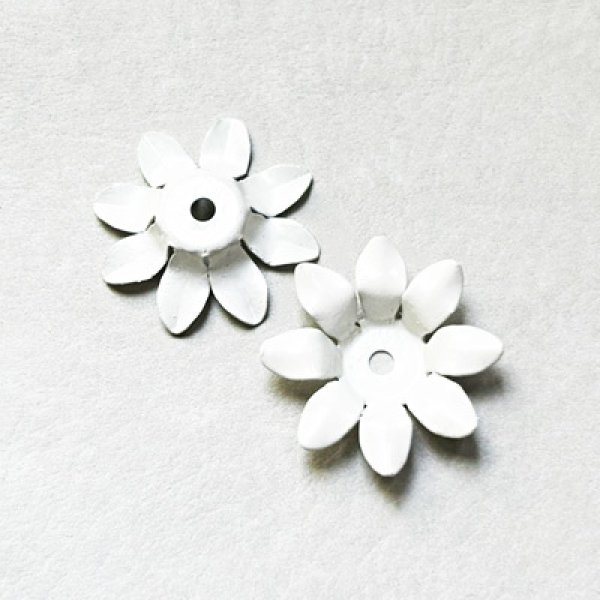 画像1: 24mm White 8-petal enameled flower (1)